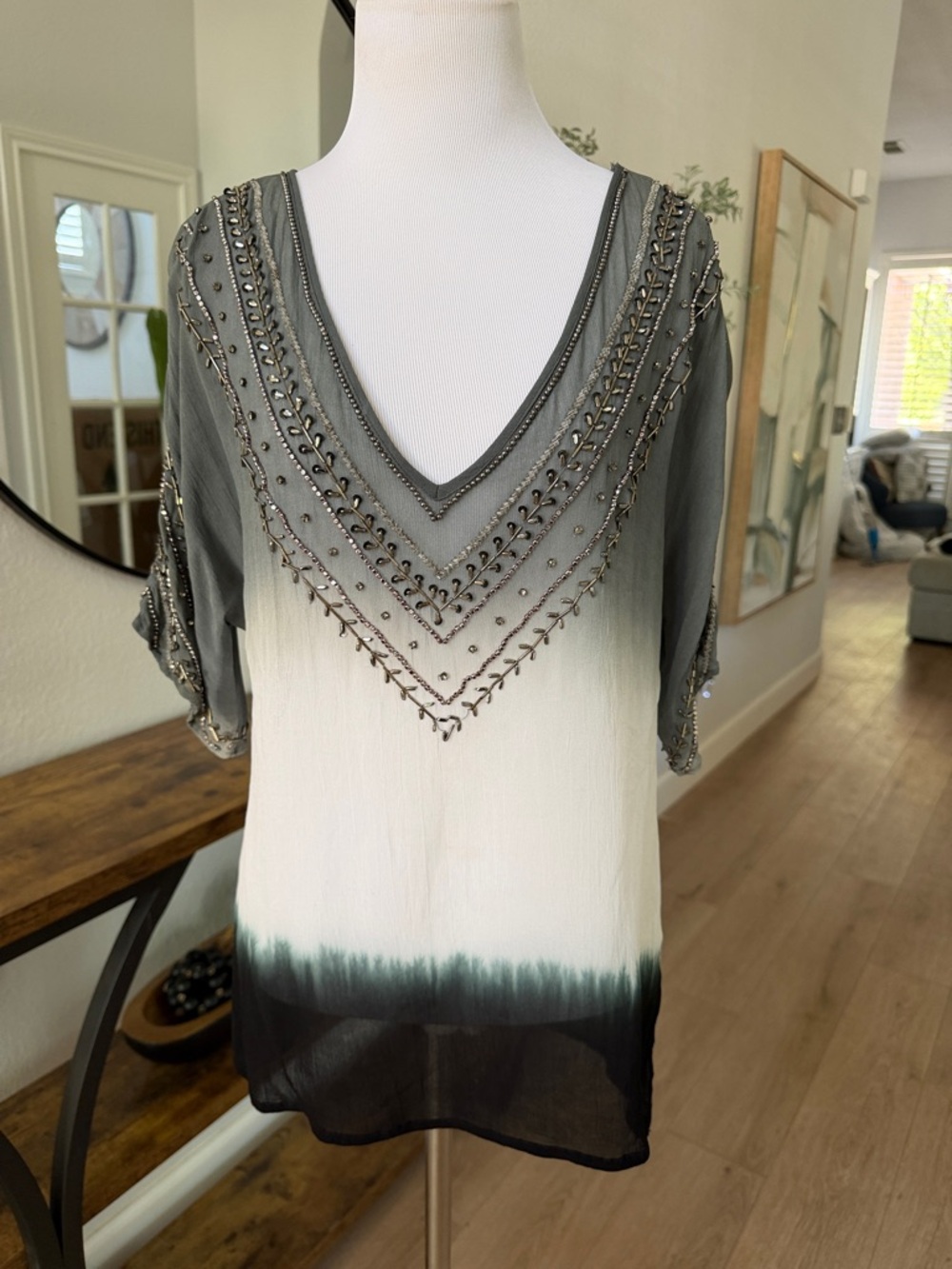 GORGEOUS Beaded V-Neck Dip-Dye Blouse in Grey and White